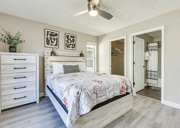 Charming Pcb Home About 1 Mi To Beach Access!